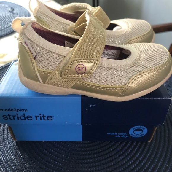 Stride Rite Shoes for toddlers - Picture 2 of 4